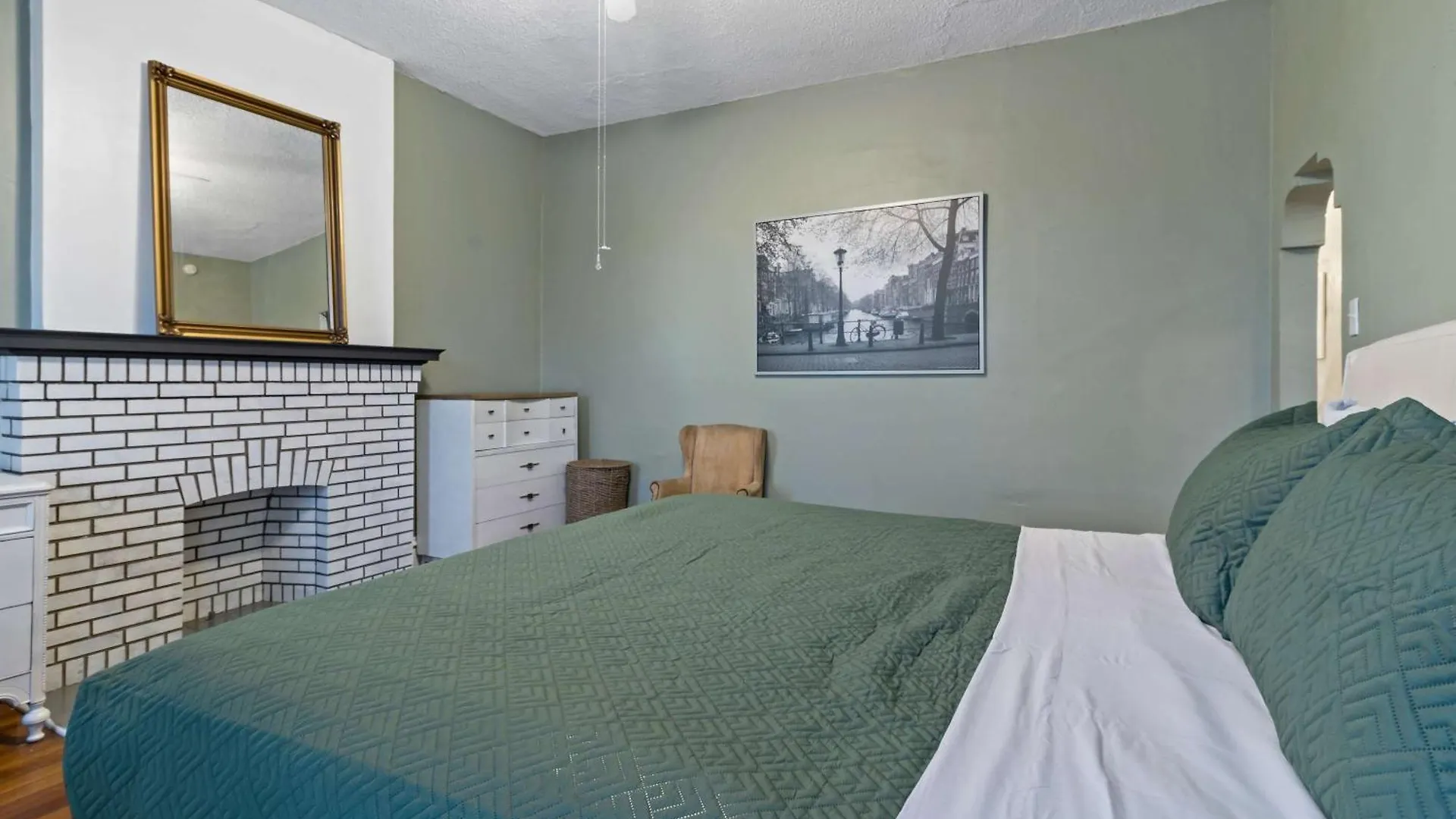 Spacious 2Br W Fenced Yard Office & Roku Tv In Stl Saint Louis Apartment