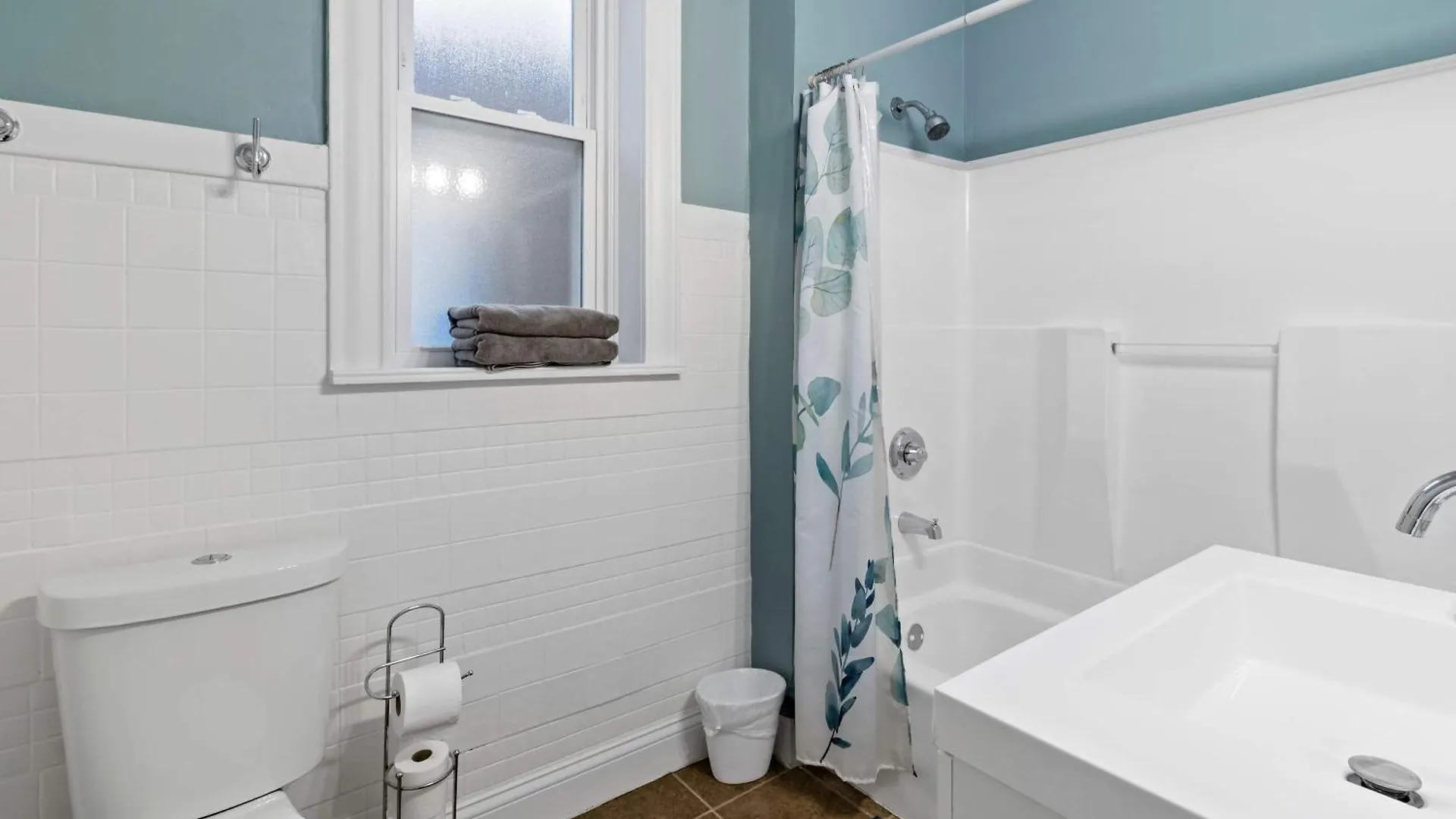 Spacious 2Br W Fenced Yard Office & Roku Tv In Stl Saint Louis 0*,  United States
