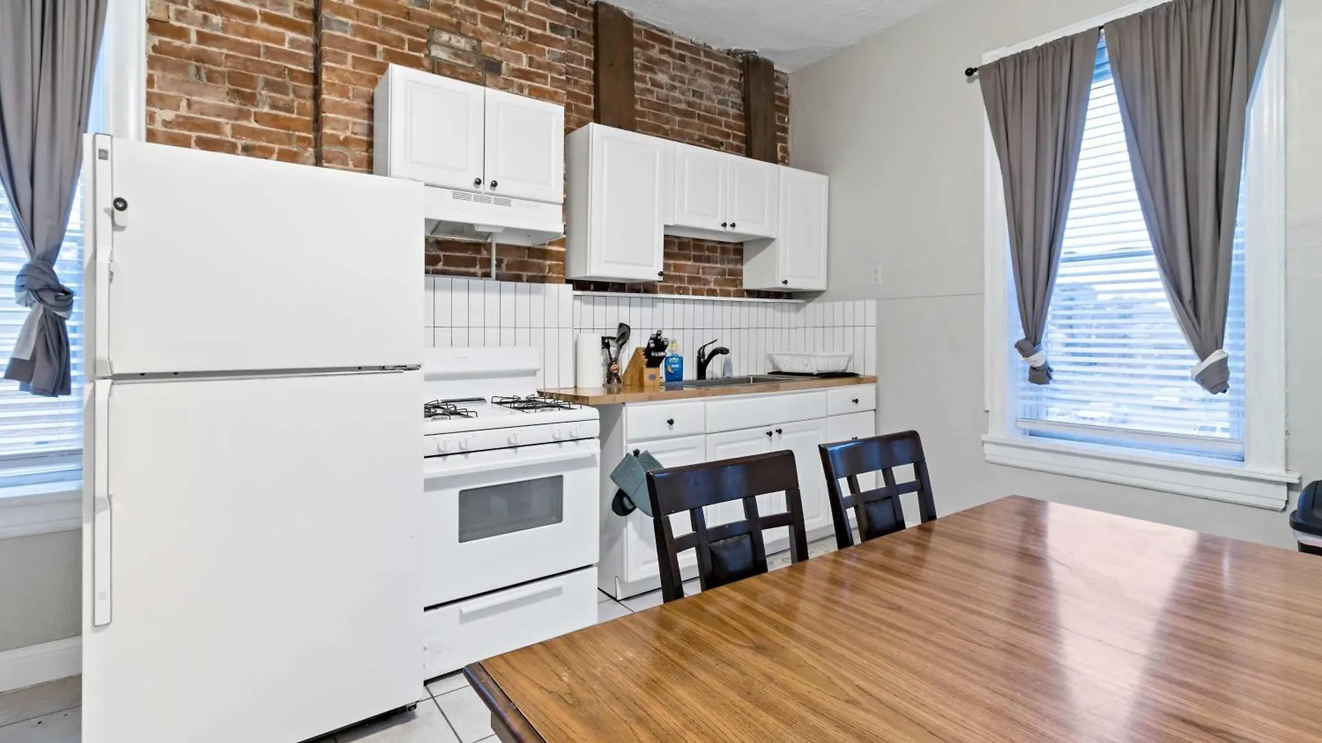 Spacious 2Br W Fenced Yard Office & Roku Tv In Stl Saint Louis