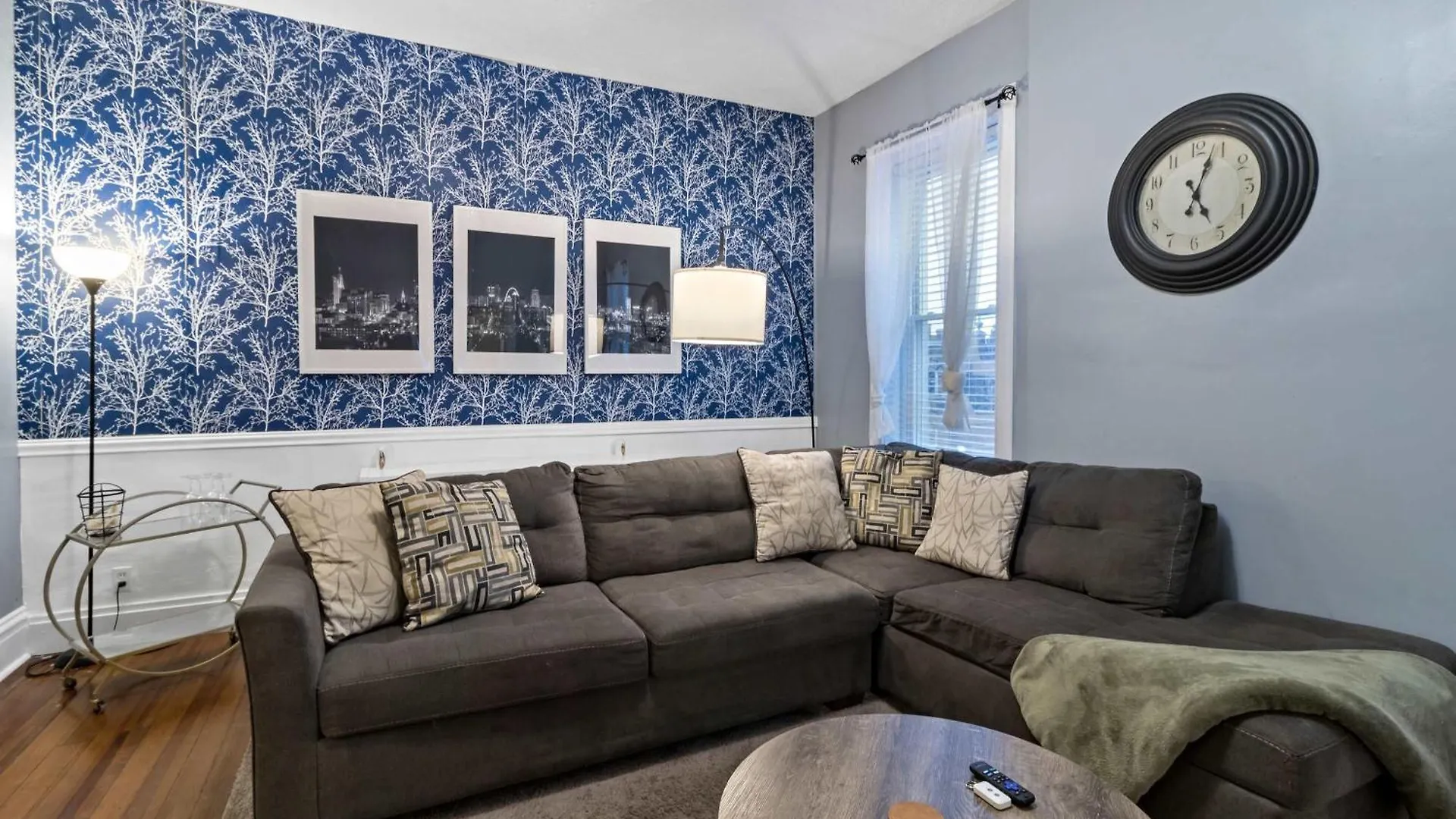 Spacious 2Br W Fenced Yard Office & Roku Tv In Stl Saint Louis United States
